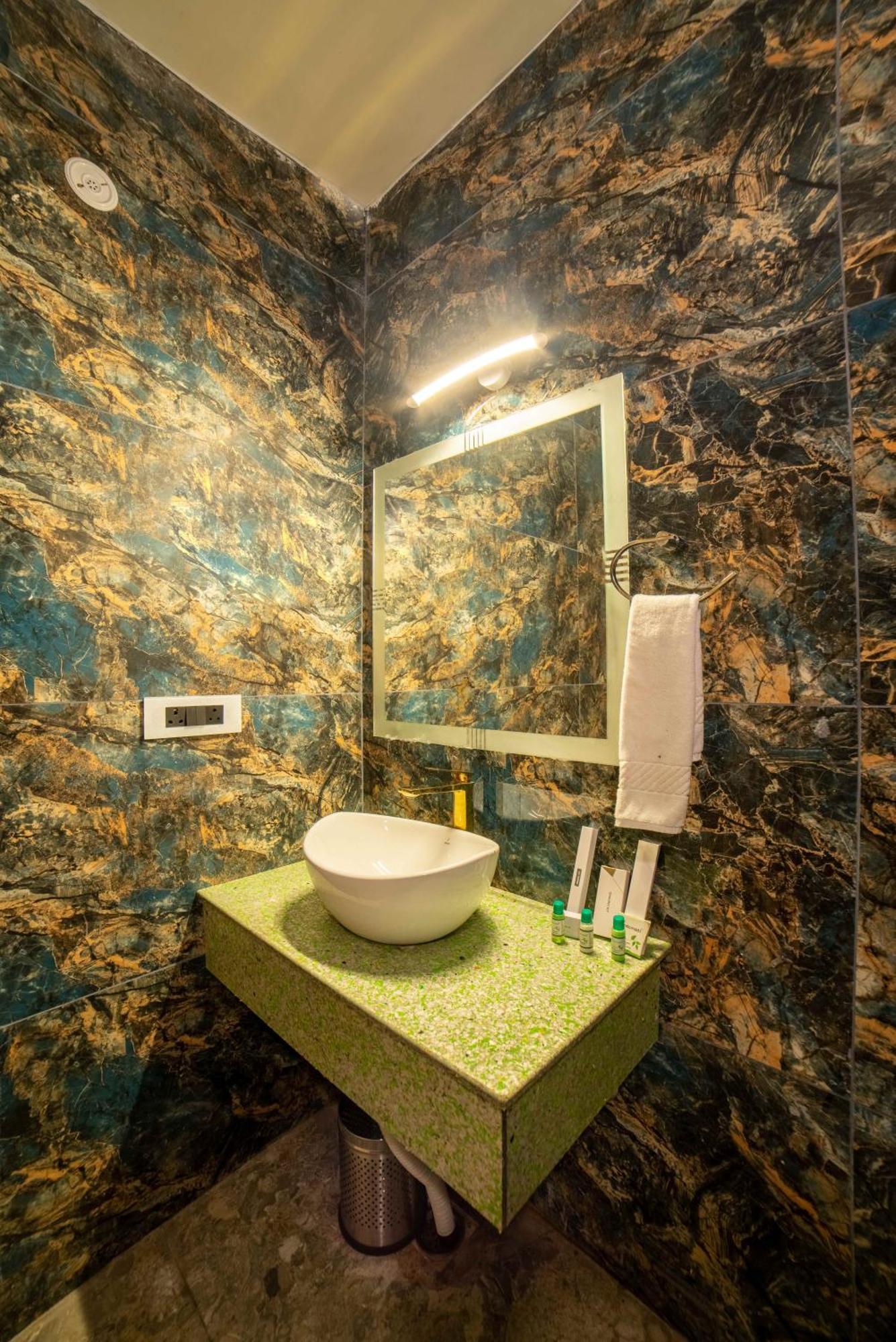 Mudras Grove Resort, Nainital Zewnętrze zdjęcie